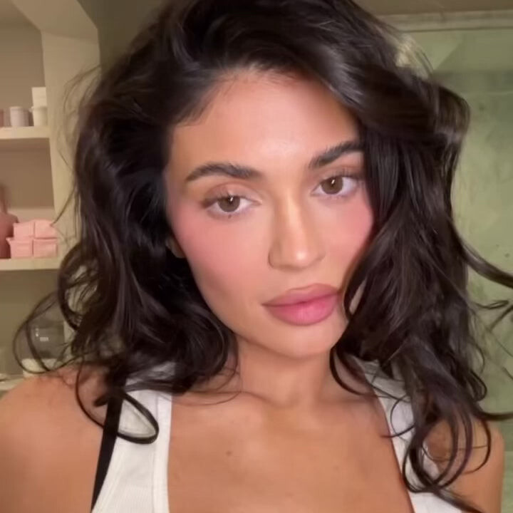 Бальзам для губ Kylie Cosmetics Lip & Cheek Glow Balm, medium rosewood/mellow berry — фото 3