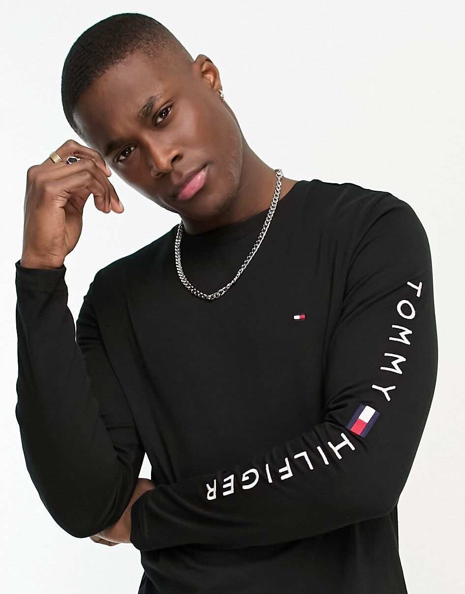 

Черный топ с длинными рукавами и логотипом Tommy Hilfiger