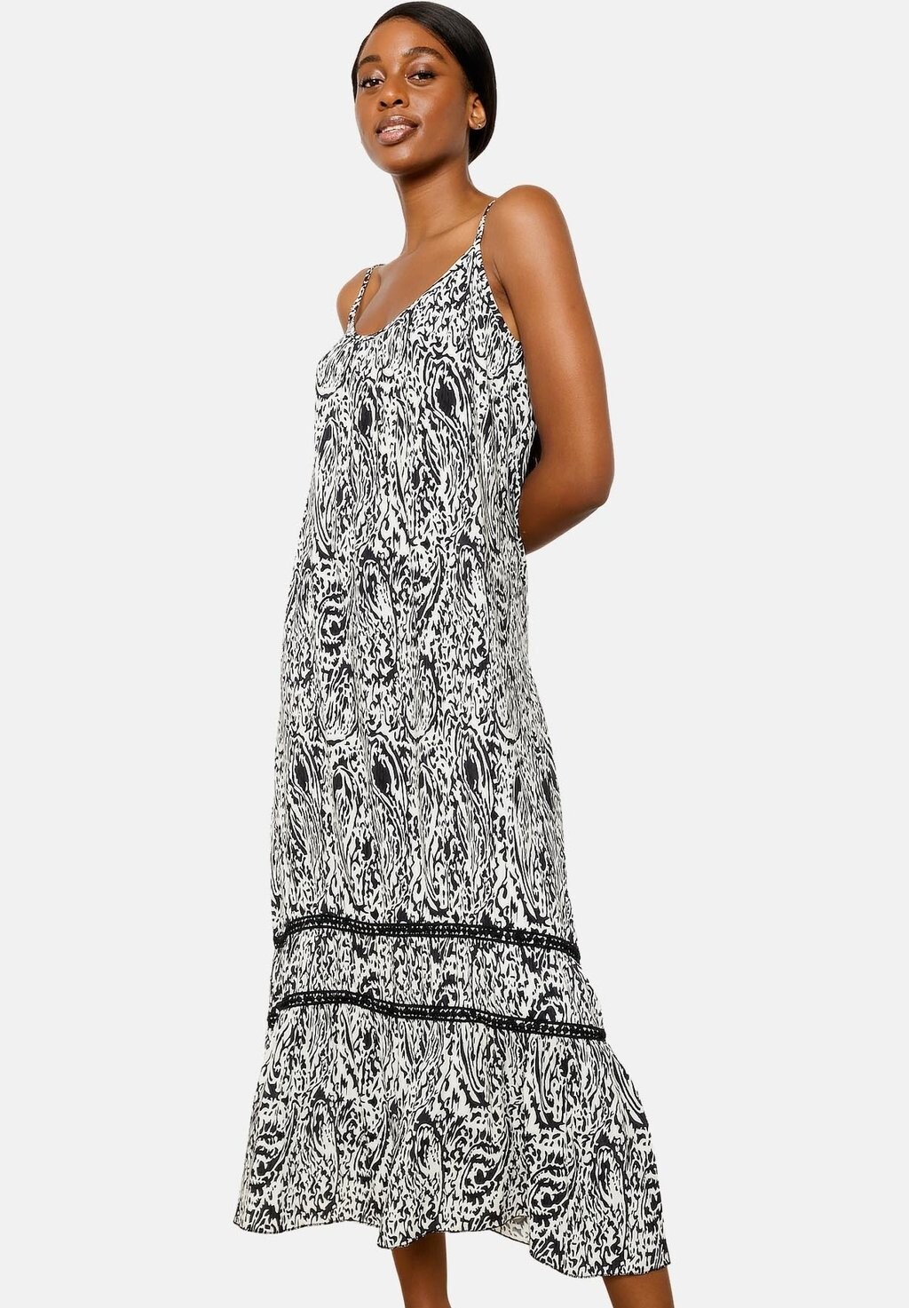 

Повседневное платье WITH IKAT PRINT LolaLiza, черный