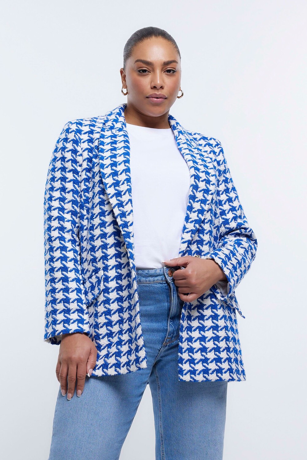 

Плюс блейзер из ткани букле с узором «собачья лапка» River Island, синий