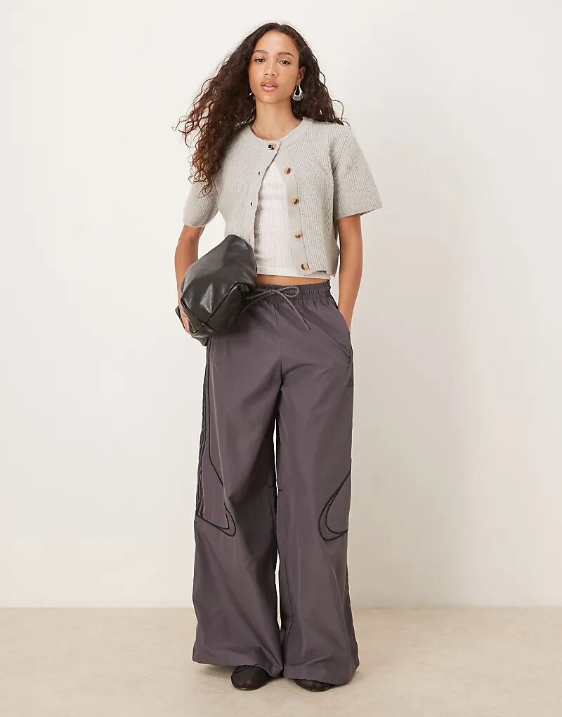 

Спортивные брюки Adidas Originals Teamgeist свободного кроя серого и черного цветов