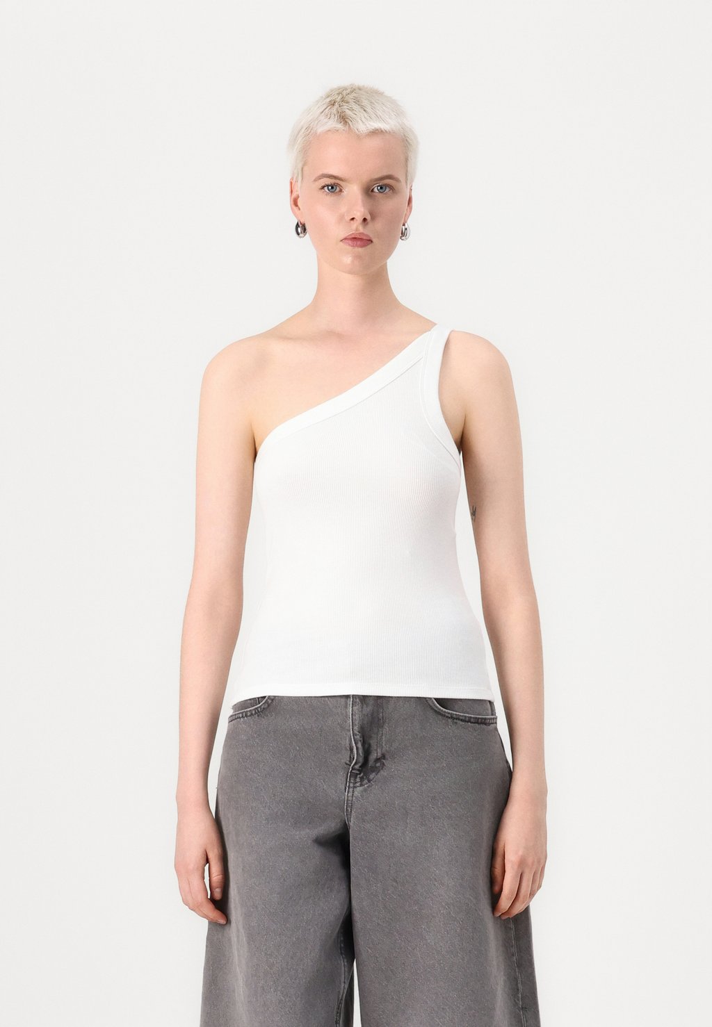 

Топ BARE TANK Abercrombie & Fitch, белый