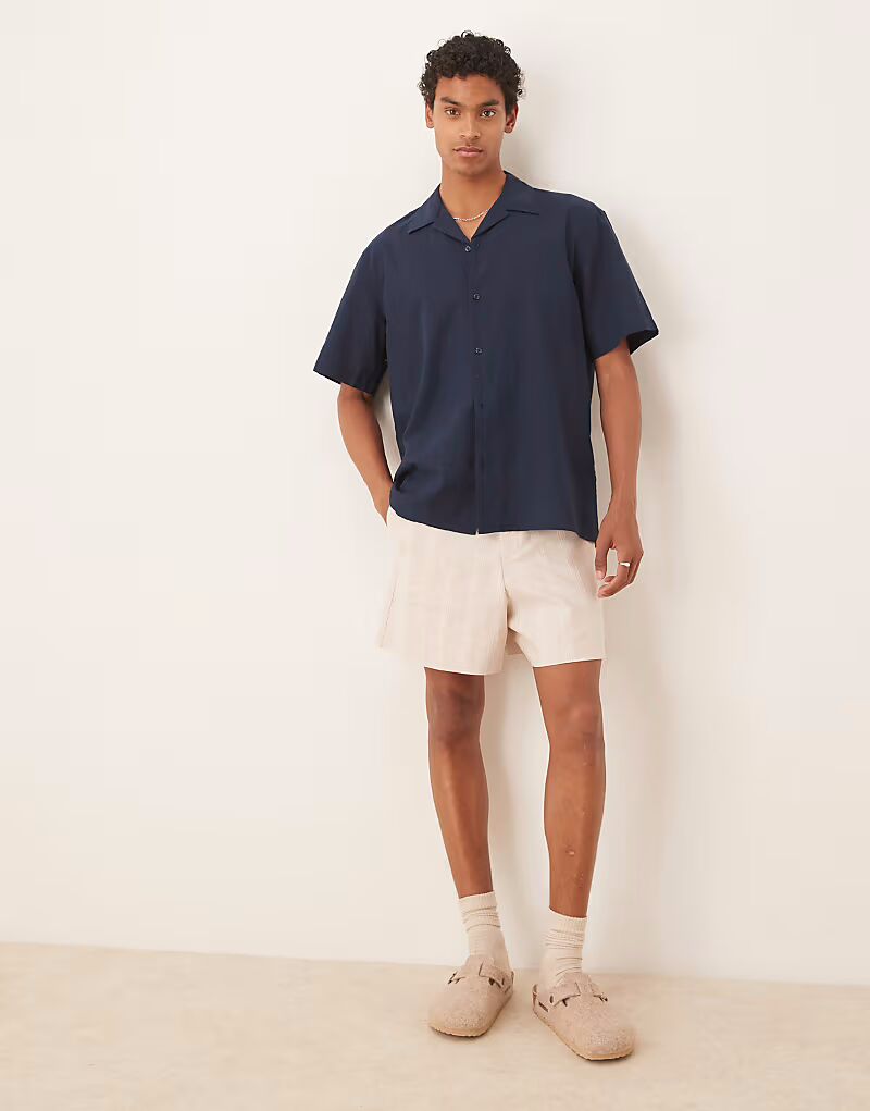

Элегантные широкие шорты из льняной смеси ASOS DESIGN цвета экрю
