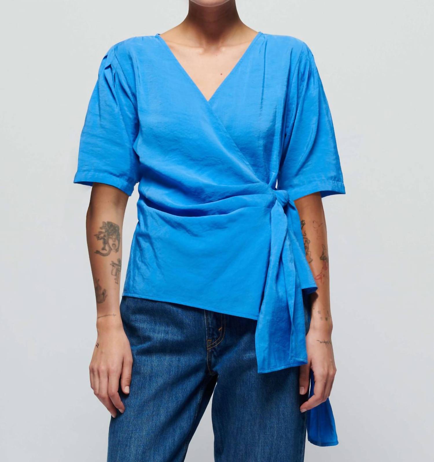 

Топ Luisa Tie Front в цвете Palace Blue Nation LTD