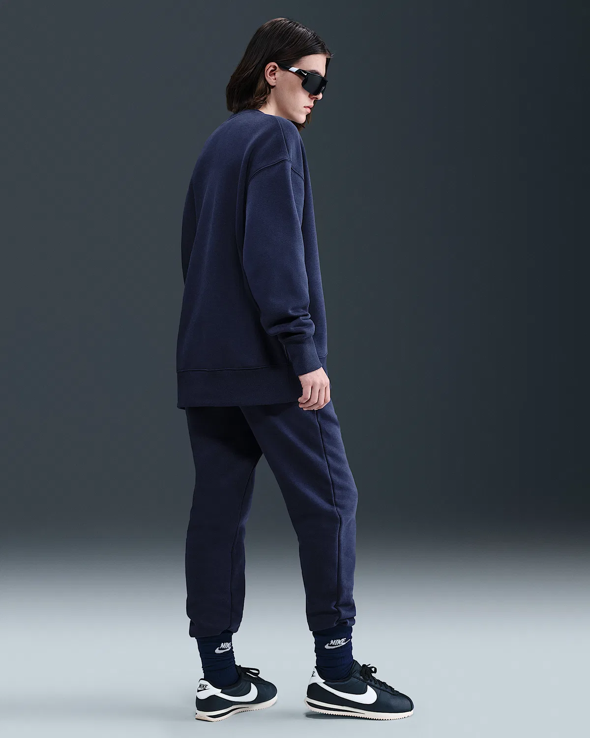 Женские спортивные штаны Nike Sportswear Phoenix Fleece со средней посадкой, Midnight Navy/Sail — фото 4