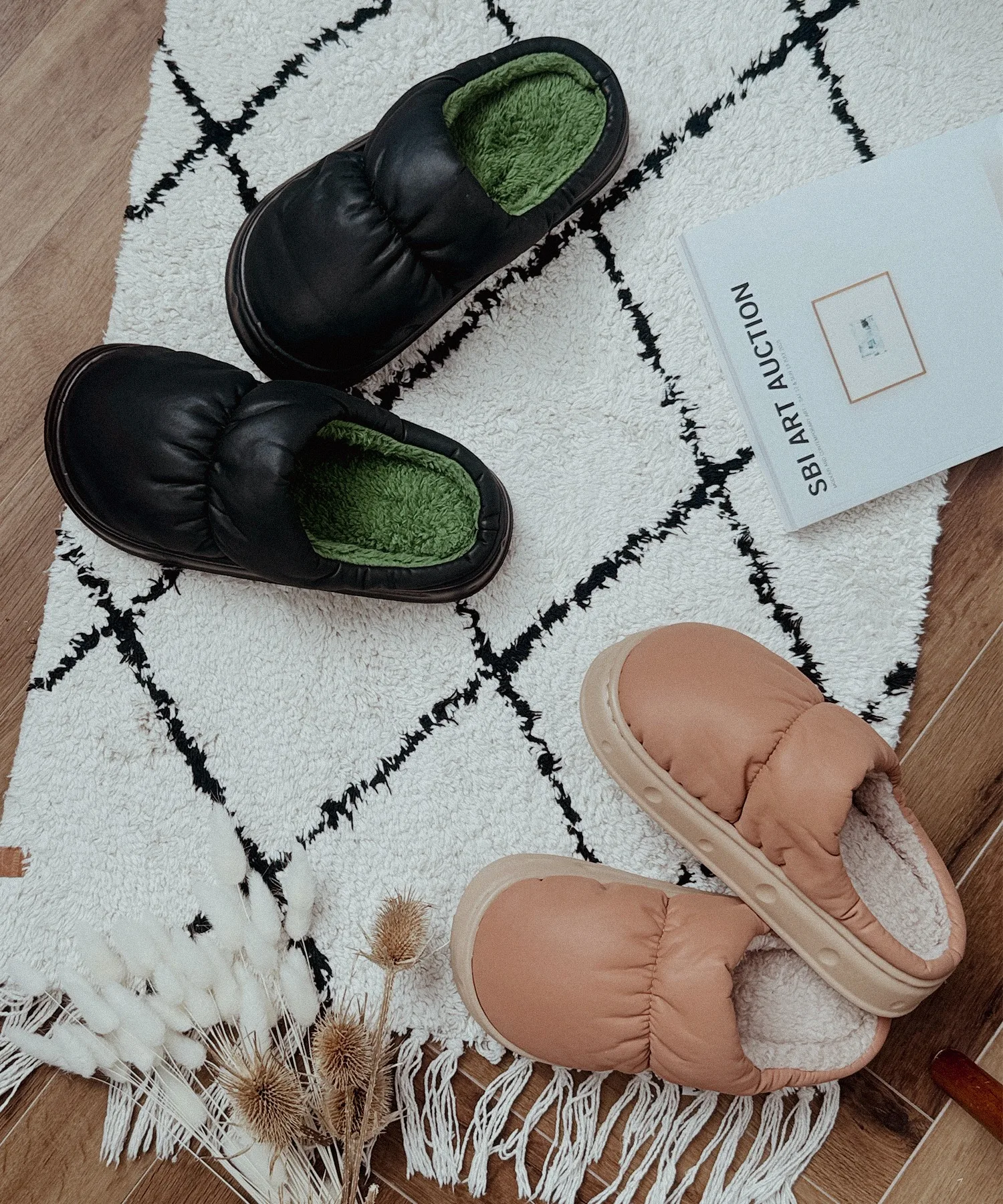 Универсальные тапочки с подкладкой из искусственного пуха California Outfitters коричневые — фото 3