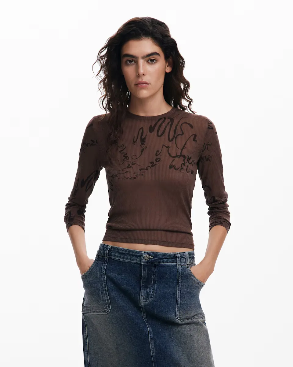 

Женская футболка Love Desigual, черный