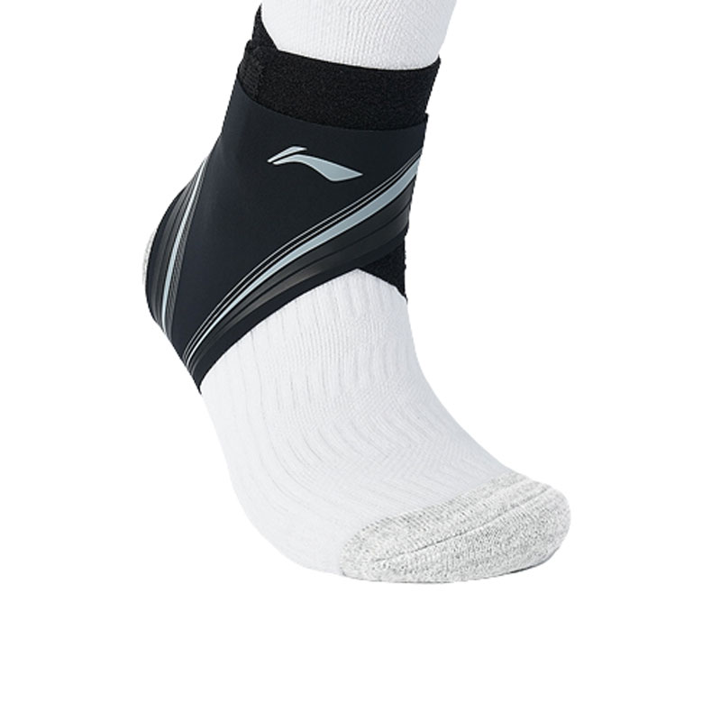 

Стабилизатор голеностопа для баскетбола и бега Unisex Polyamide One Size LINING, черный