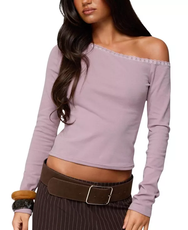 

Топ Эммилин с кружевной отделкой и открытыми плечами Edikted, фиолетовый