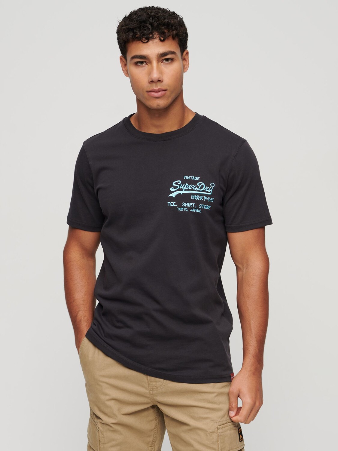 

Футболка с маленьким логотипом Superdry Neon Vintage, черная, Черный, Футболка с маленьким логотипом Superdry Neon Vintage, черная