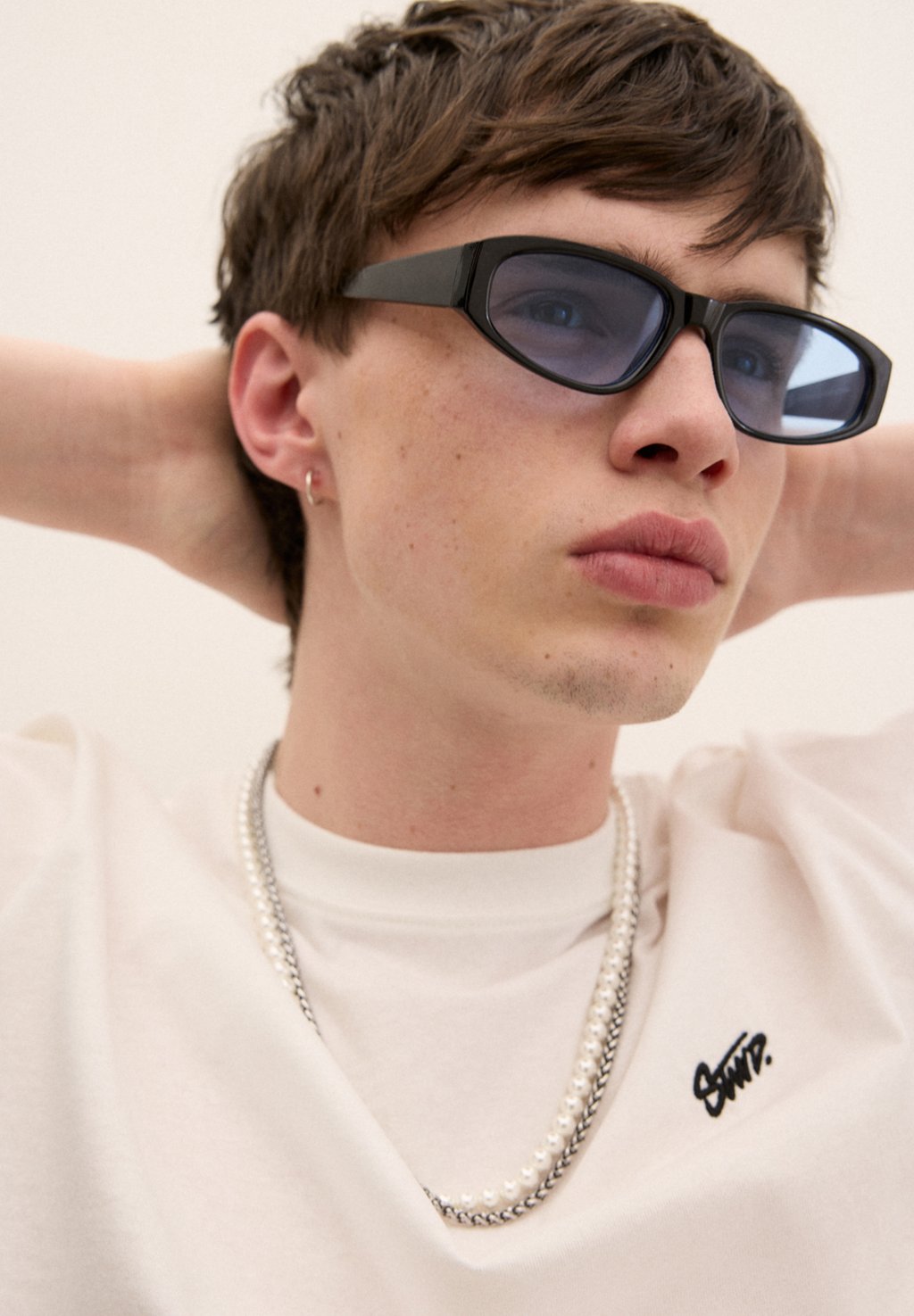 

Солнцезащитные очки FRAMED PULL&BEAR, черный