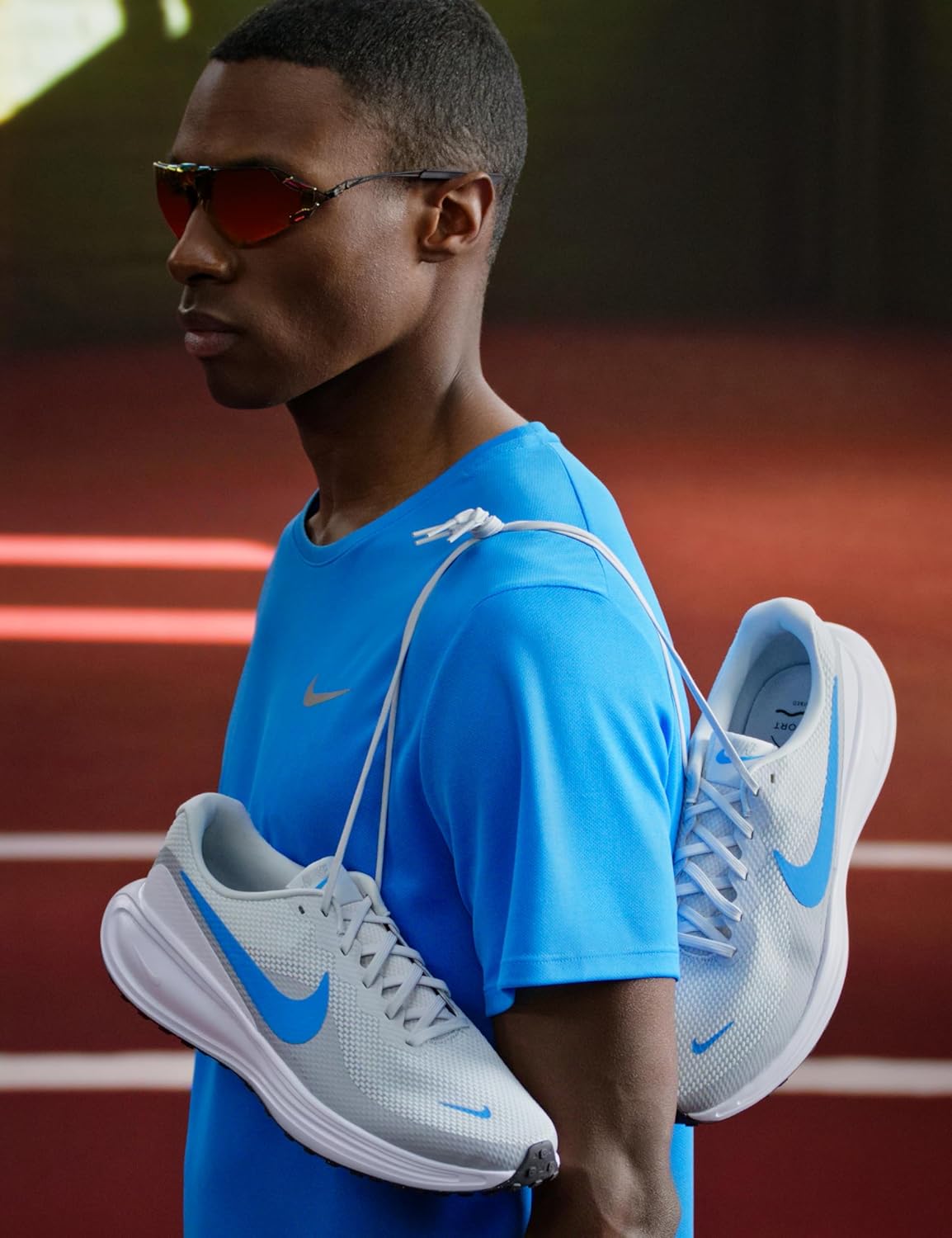 Мужские кроссовки для бега по шоссе Nike Revolution 8, белый/синий/серый — фото 2