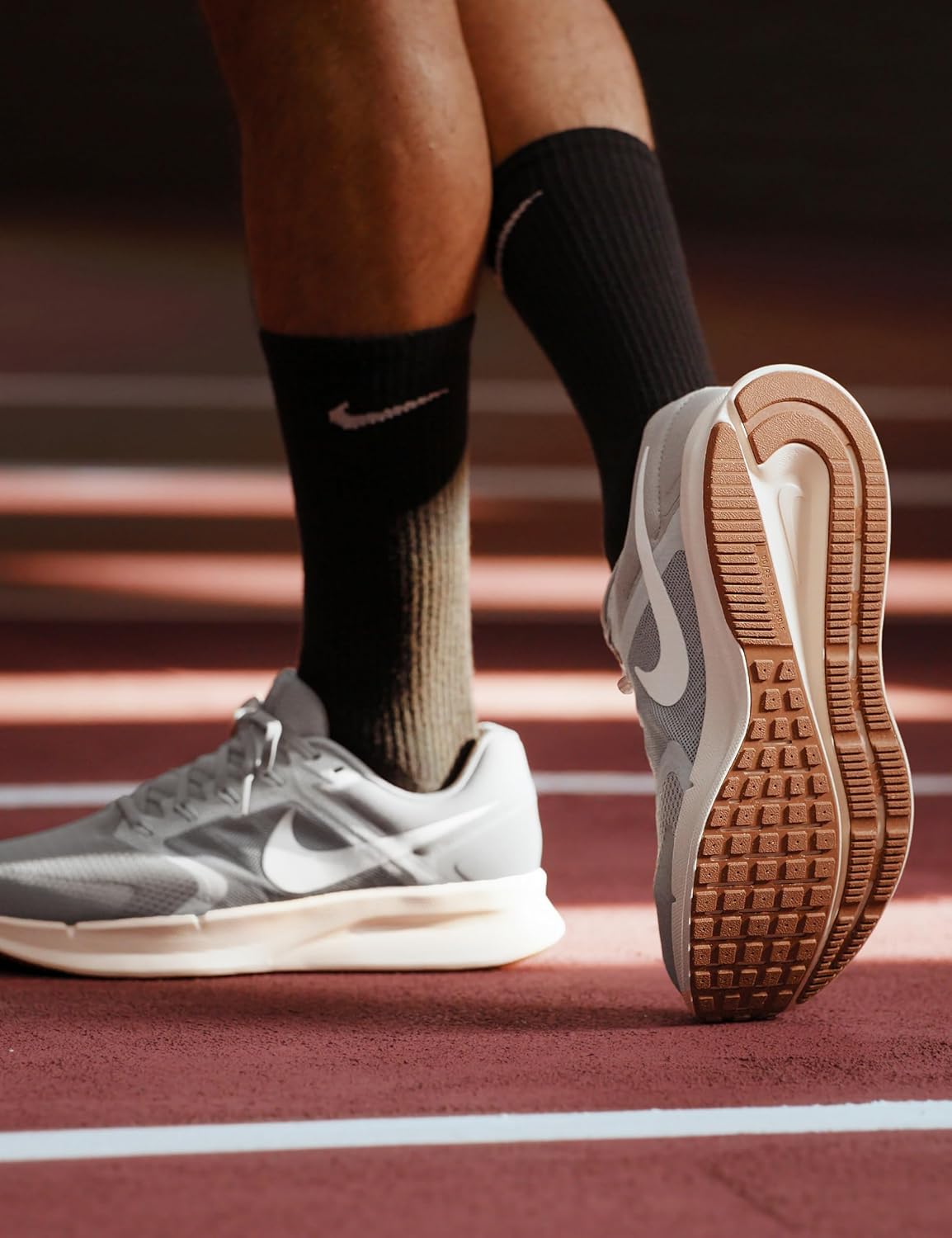 Мужские кроссовки для бега по шоссе Nike Run Swift 3, серый — фото 3