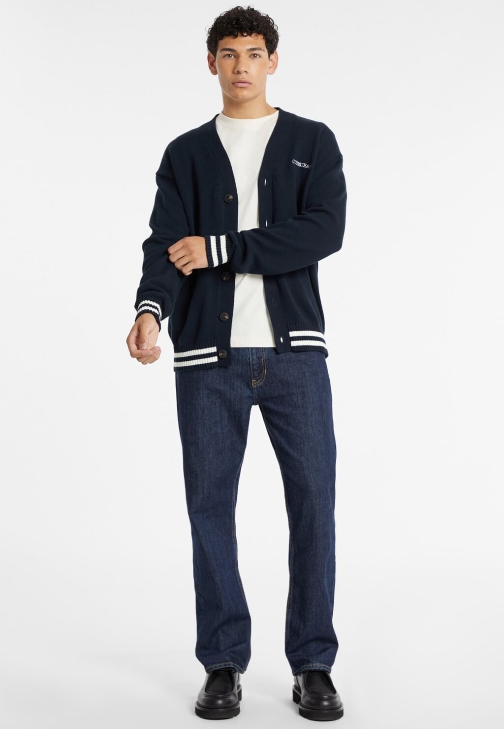 

Кардиган COLLEGE LOGOSTICKEREI Guess Jeans, синий