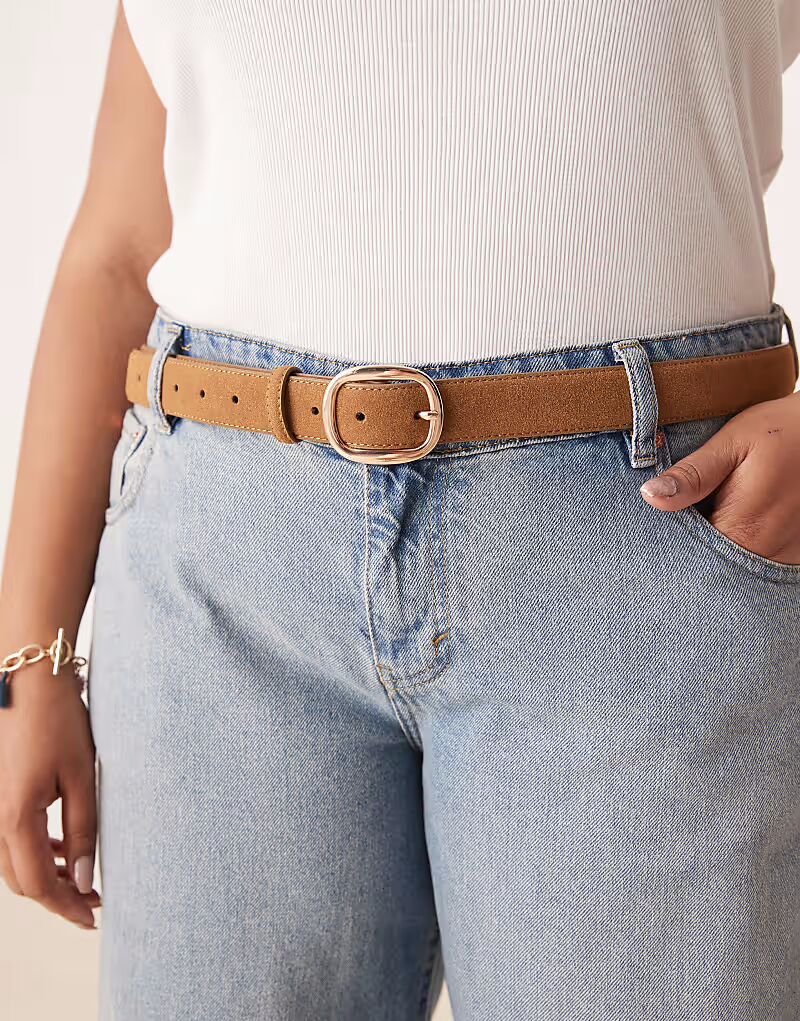 

Ремень для джинсов ASOS DESIGN CURVE из искусственной замши на талию и бедра в коричневом цвете ASOS Curve