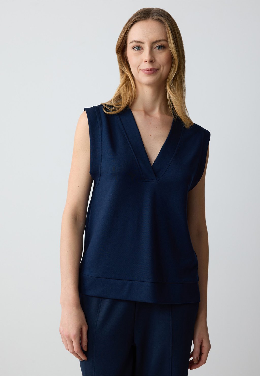 

Топ V-NECK SLEEVELESS Jimmy Key, темно-синий