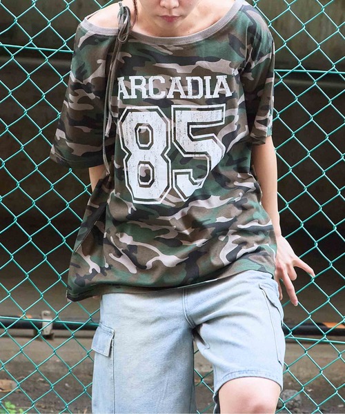 

Женская футболка с логотипом, асимметричная (на одно плечо), свободного кроя (оверсайз), с коротким рукавом, бренд GORGE, цвет хаки