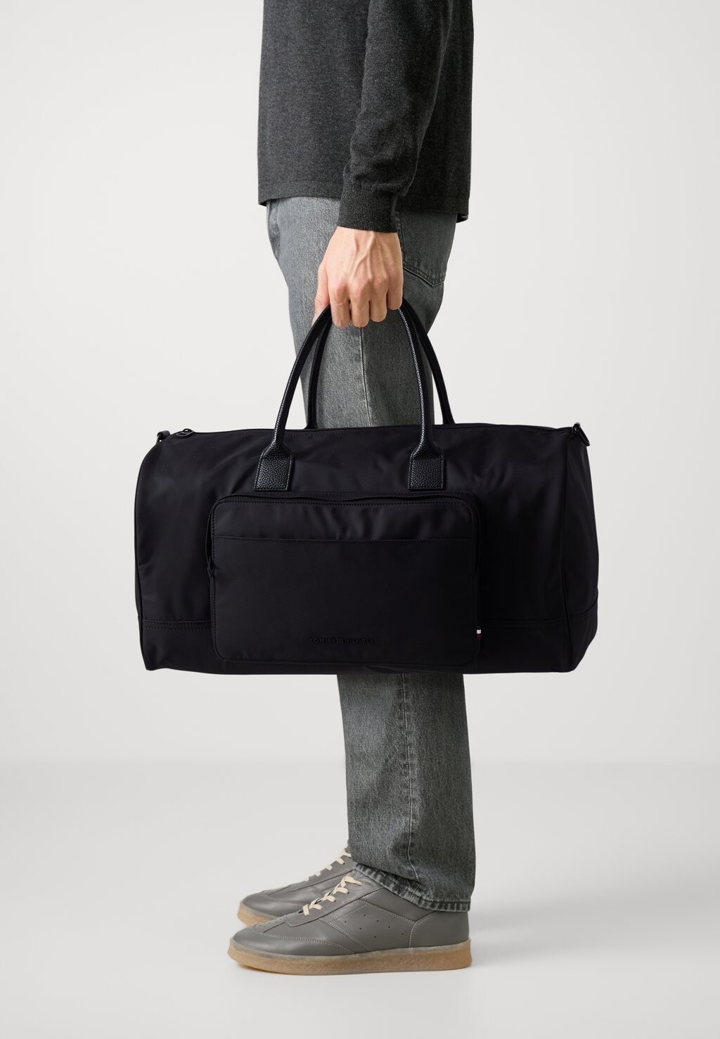 

Сумка Weekender REPREVE DUFFLE Tommy Hilfiger, черный