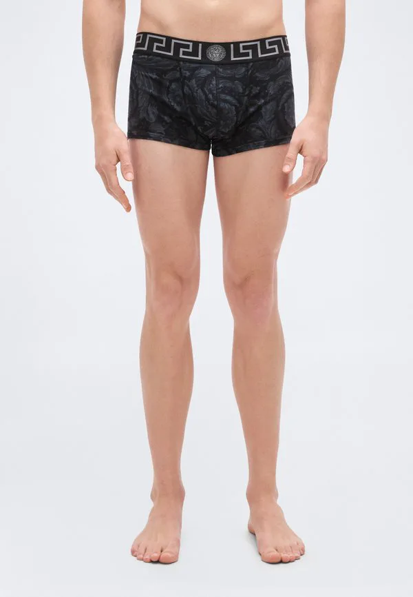 

Короткие плавки в стиле барокко с новым логотипом. Versace, Black/Grey, Черный, Короткие плавки в стиле барокко с новым логотипом. Versace, Black/Grey