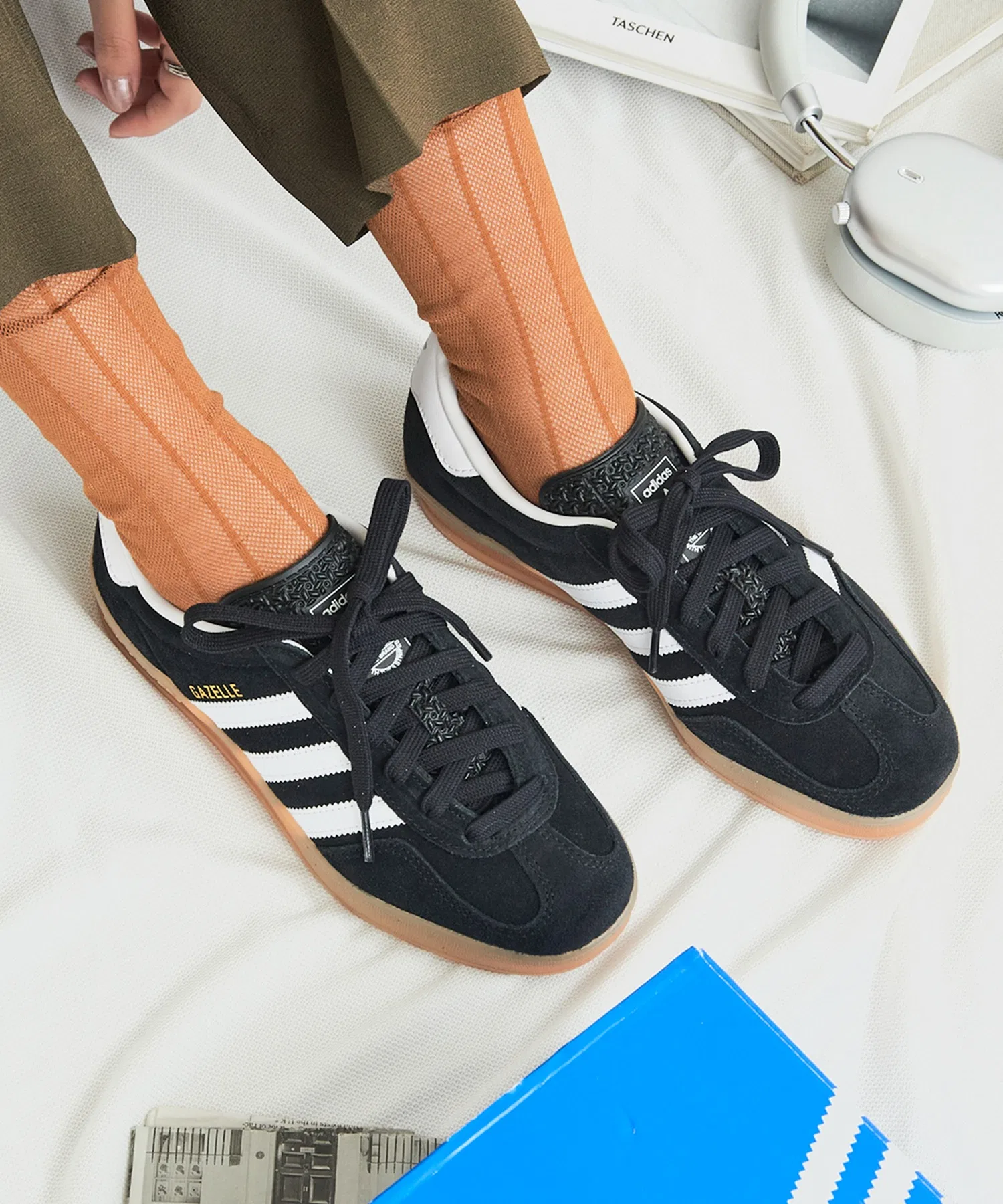 Унисекс кроссовки adidas GAZELLE INDOOR хаки — фото 2