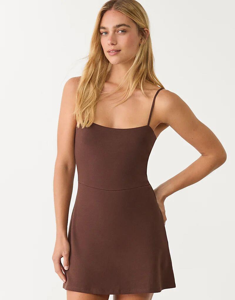 

Коричневое платье-комбинезон Stradivarius на бретелях