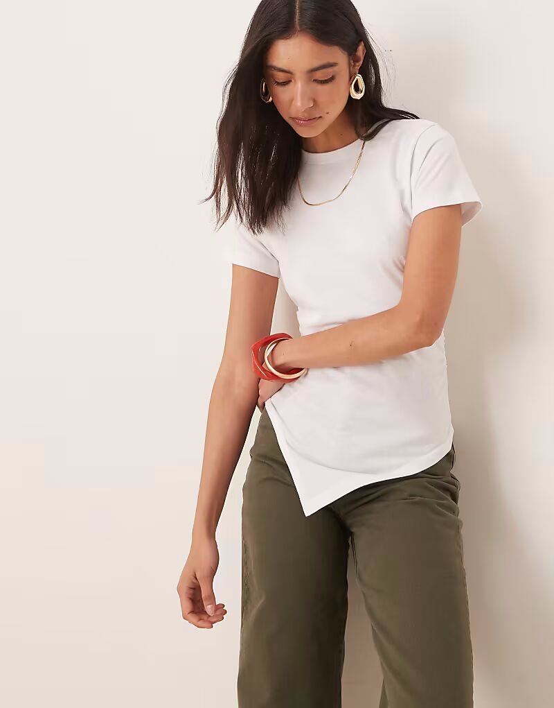 

Футболка ASOS DESIGN асимметричного кроя с присборенными краями белого цвета