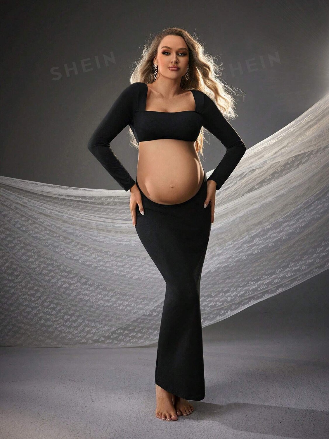 

Платье для беременных в фотостудии Shein, черный