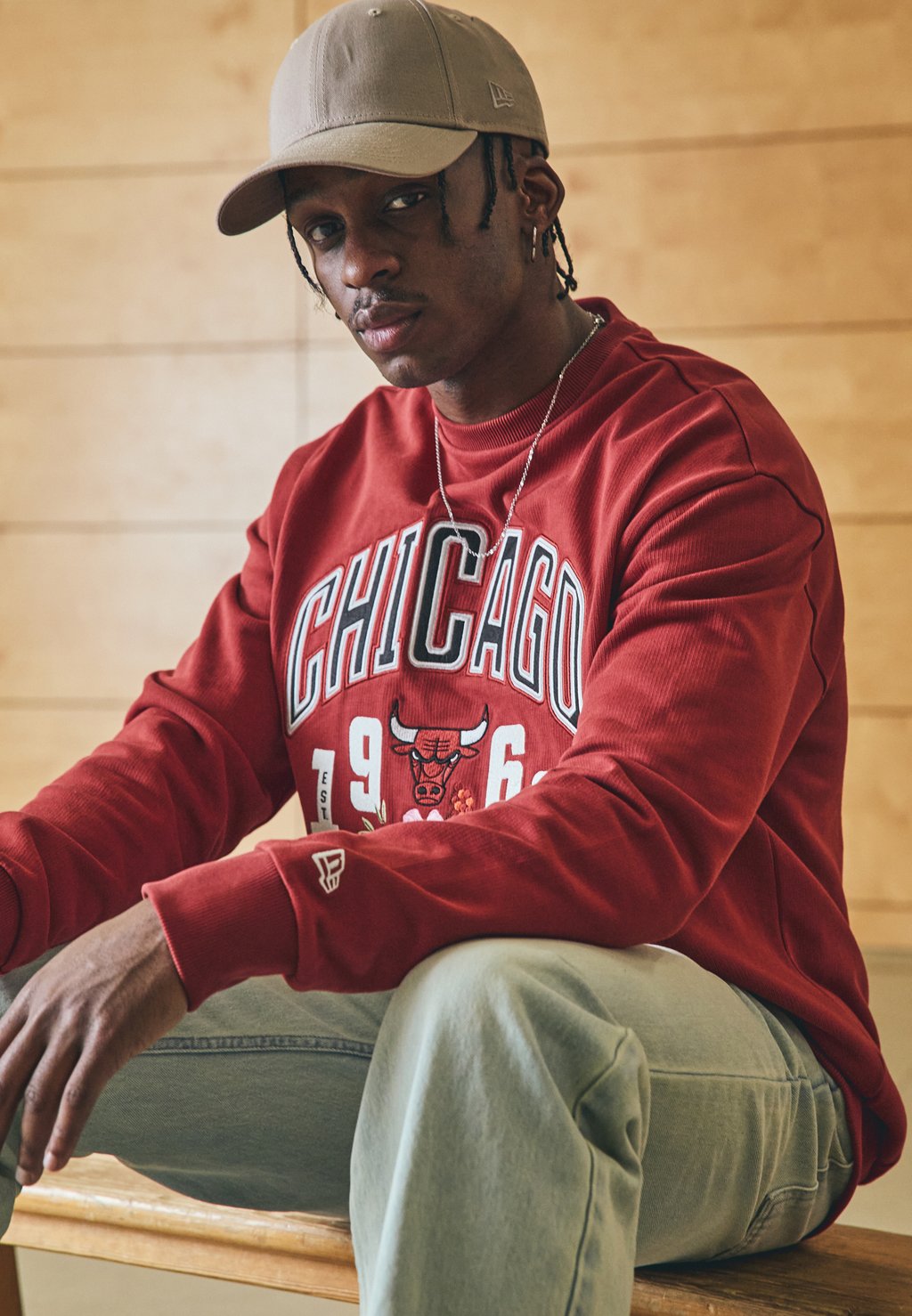 

Толстовка NBA CHICAGO BULLS FLORAL OVERSIZED CREW New Era, темно-красный
