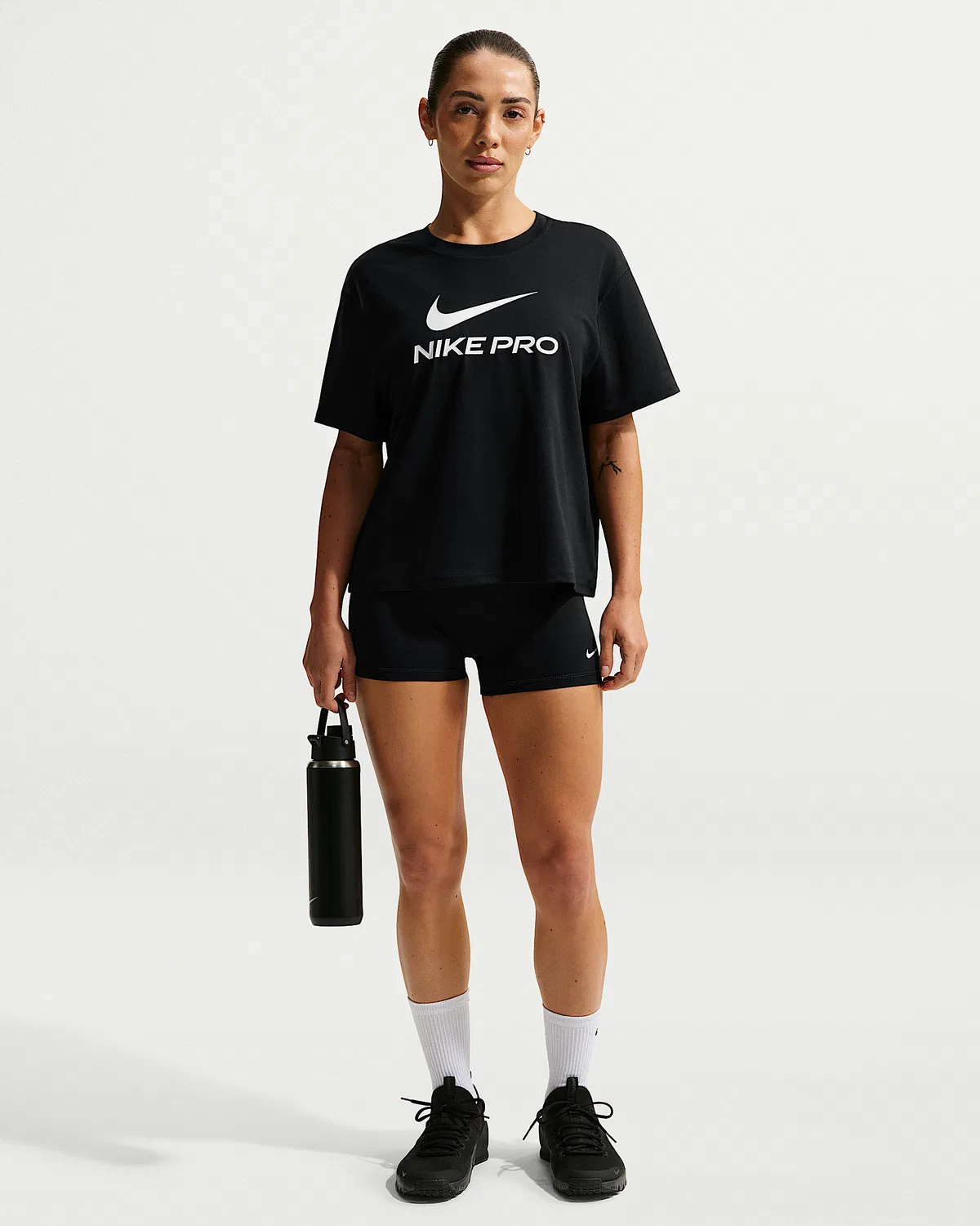 Женская свободная футболка Nike Pro, Black/White — фото 4