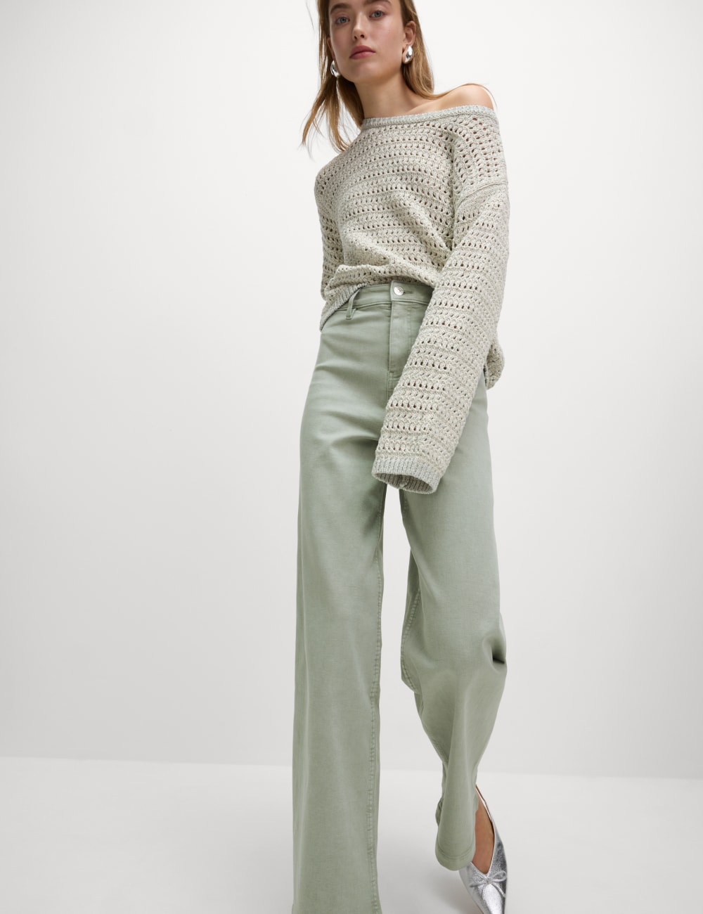 

Джинсы Grazer с высокой талией и широкими штанинами до щиколотки Marks & Spencer, цвет Soft khaki