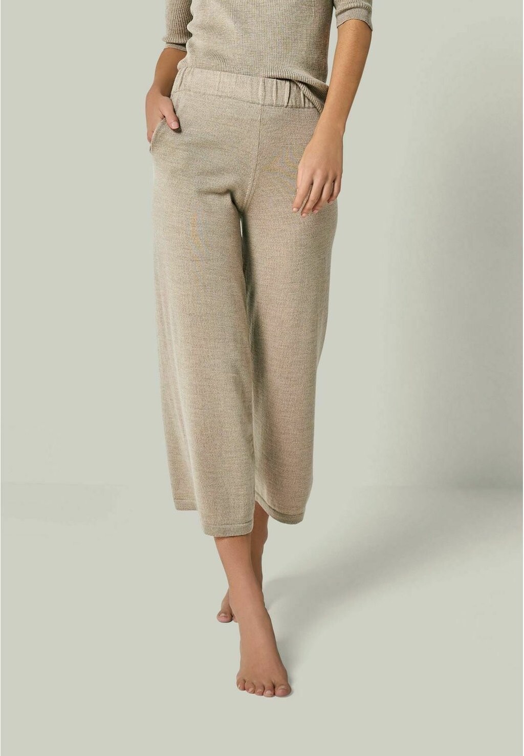 

Комплект ночного белья MERINO WOLLE LOUNGEWEAR SET 2 TEILIG YOU LOOK PERFECT, серо-коричневый