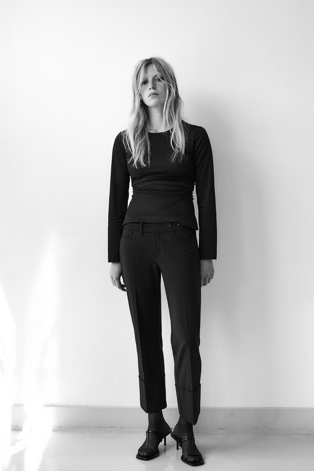 

Эластичный топ со сборкой ZARA, черный