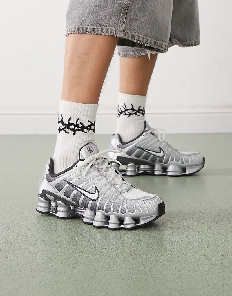 Кроссовки унисекс Nike Shox TL серебристого цвета