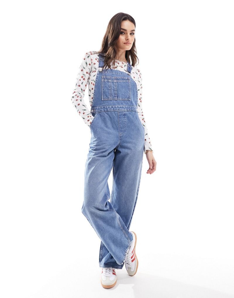 

Голубой джинсовый комбинезон ASOS DESIGN
