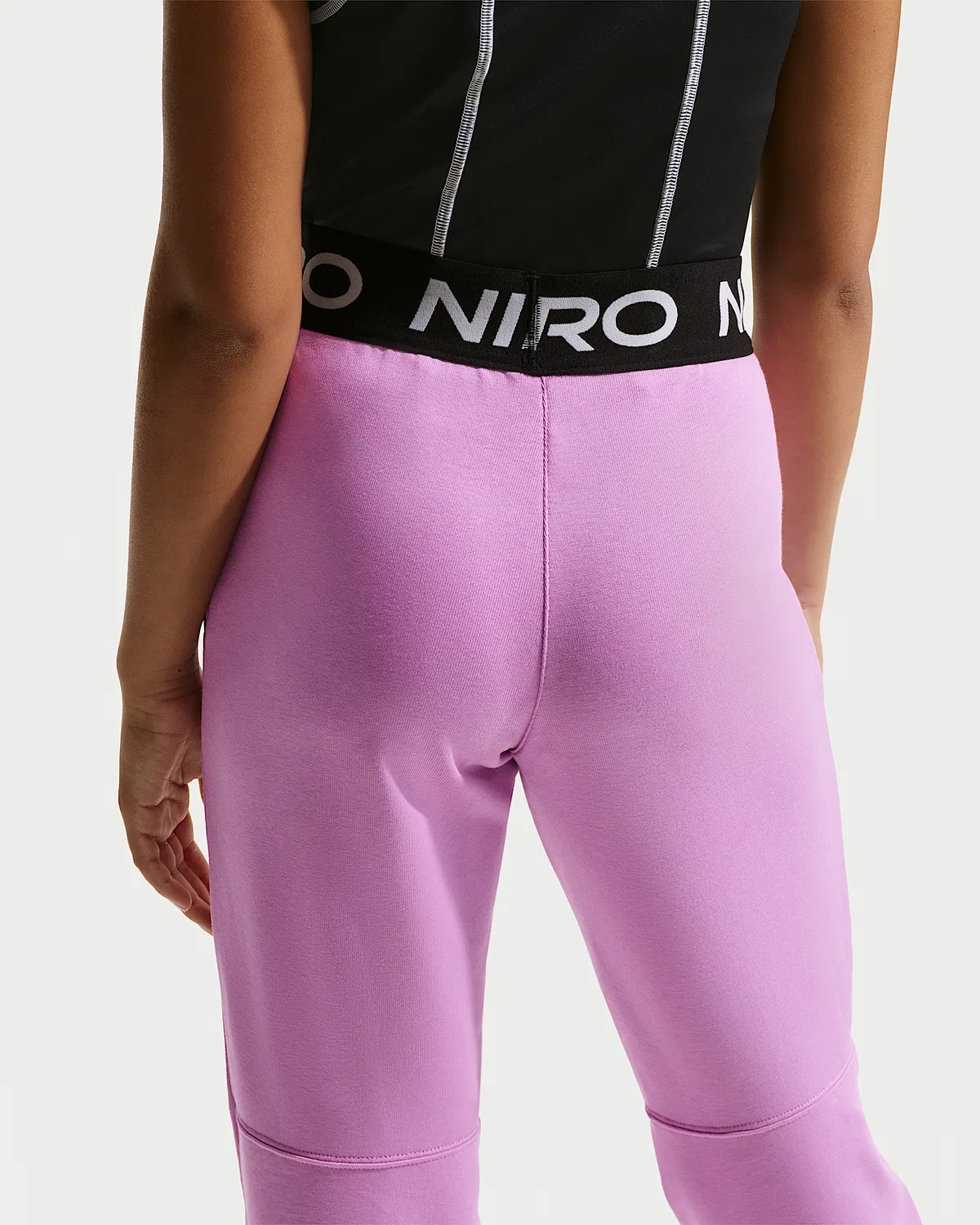 Детские (девчачьи) джоггеры Nike Pro Fleece Dri-FIT, Light Magenta/Light Magenta/Black/White — фото 3