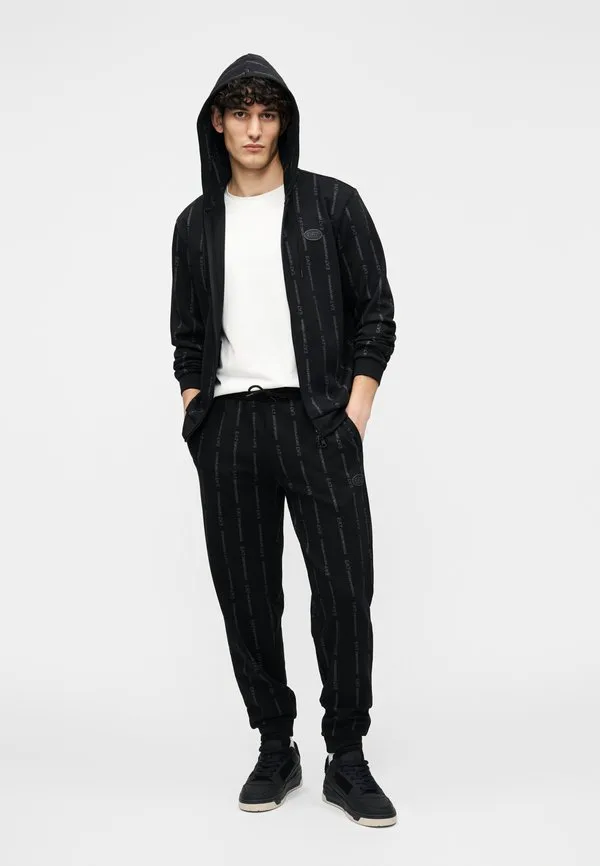 

Худи с монограммой и принтом поезда, унисекс, на молнии. Ea7 Emporio Armani, Black, Черный, Худи с монограммой и принтом поезда, унисекс, на молнии. Ea7 Emporio Armani, Black