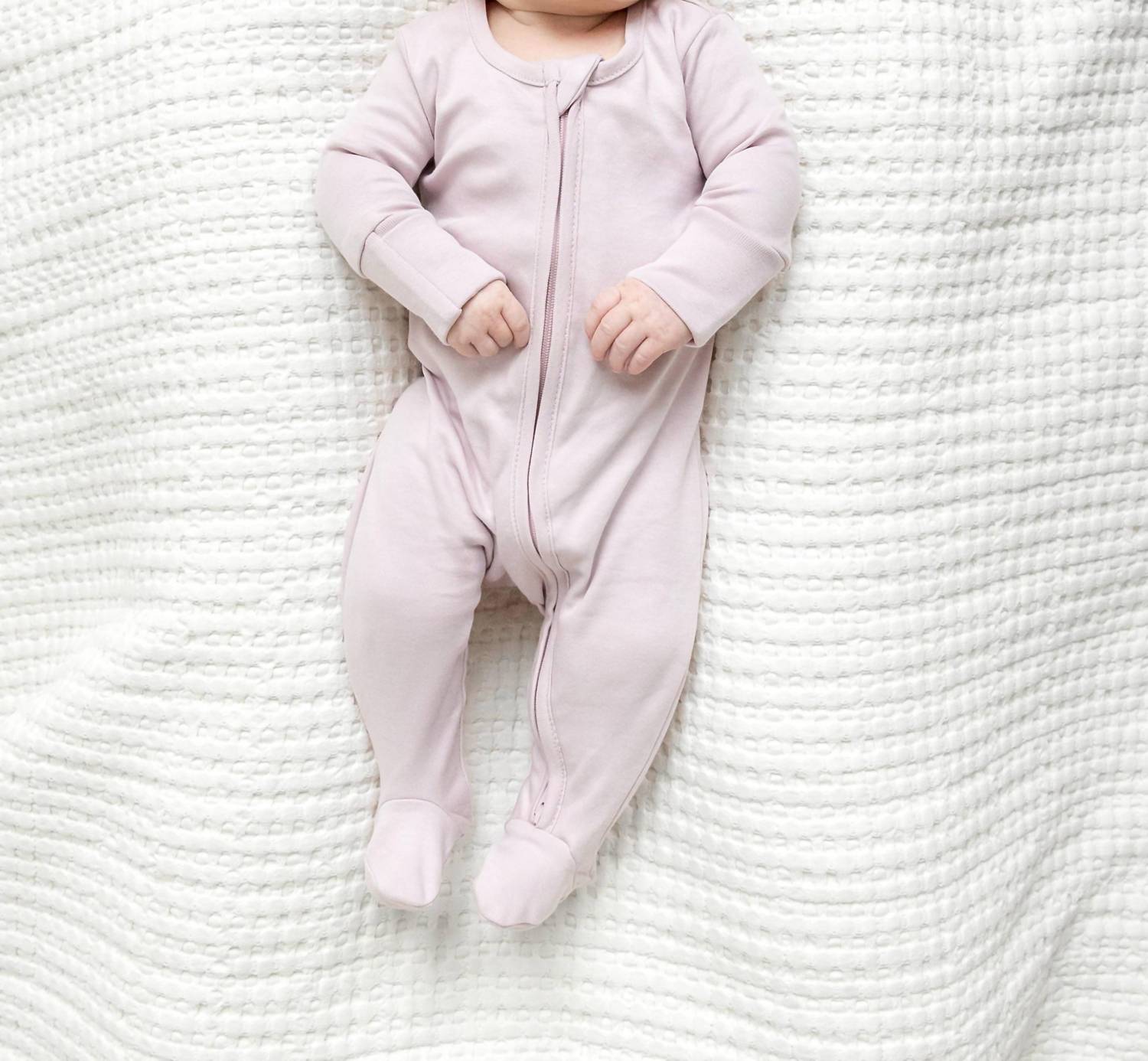 

Спальный комбинезон на молнии Baby Peyton в цвете Wisteria Colored Organics