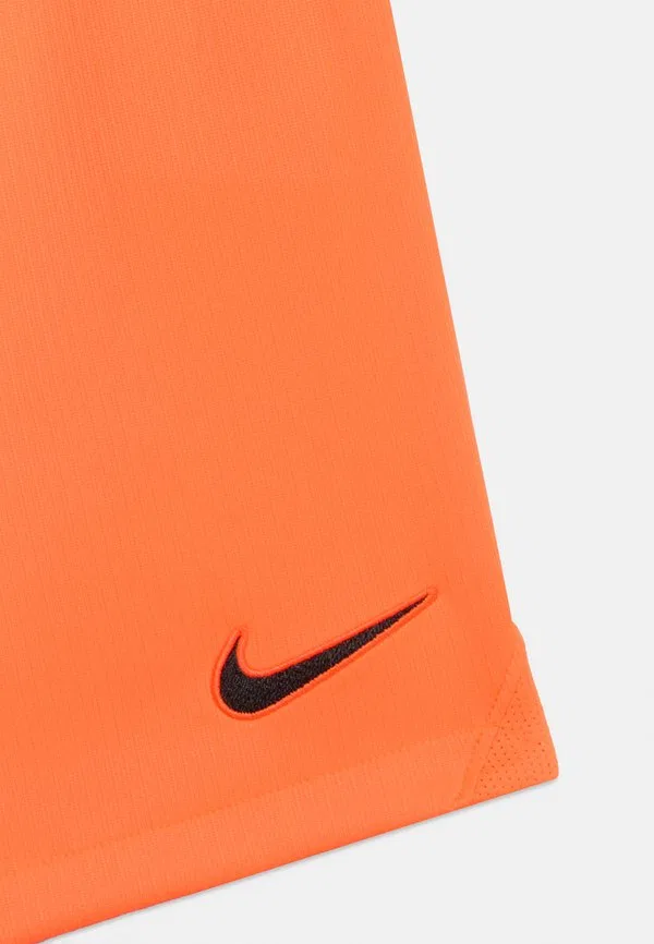 Нидерланды, стадион knvb, выездные короткие шорты национальной сборной Nike Performance, Hyper Crimson/Black — фото 4