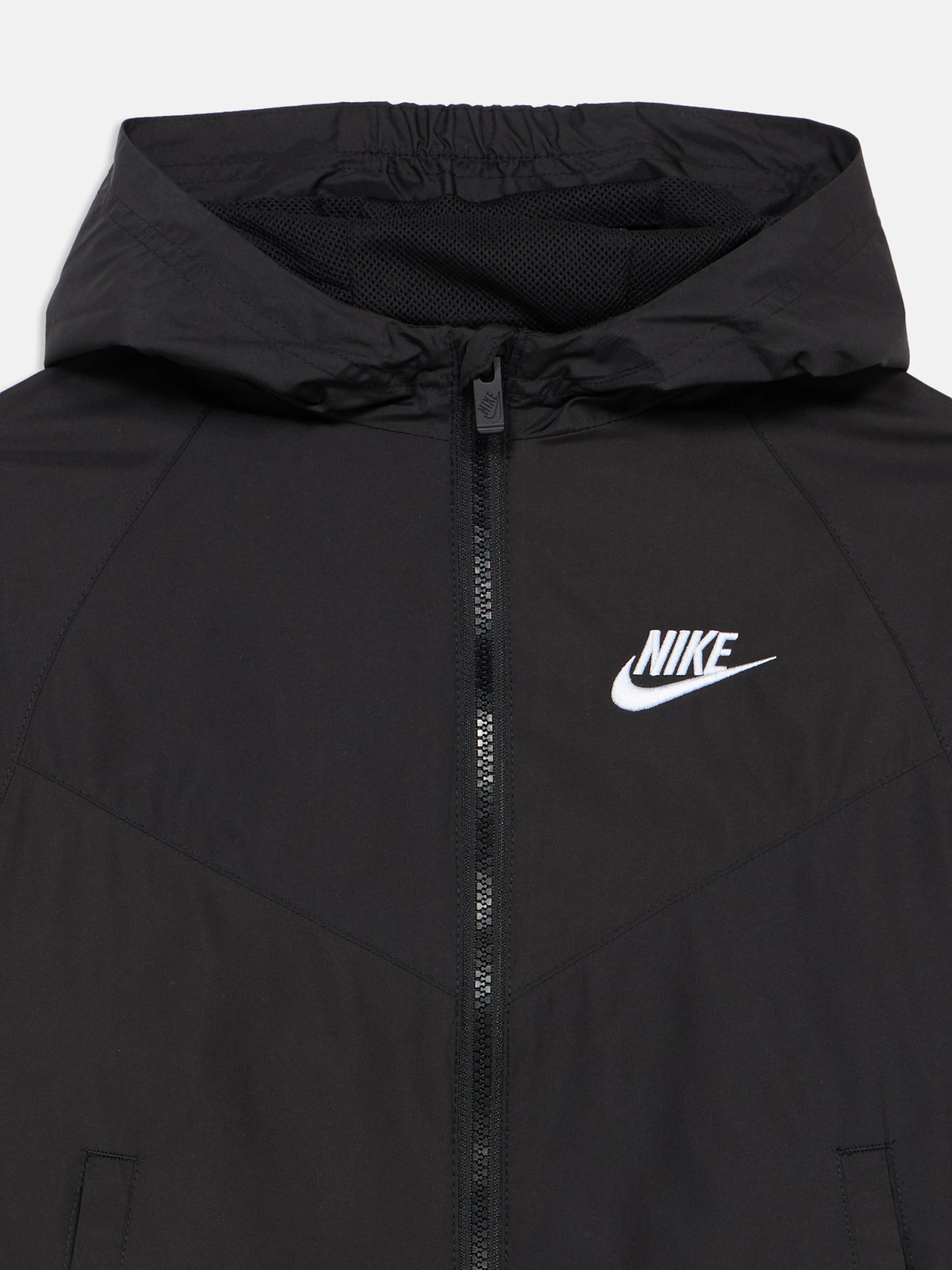 Nike Sportswear Куртка для межсезонья в черном цвете — фото 3