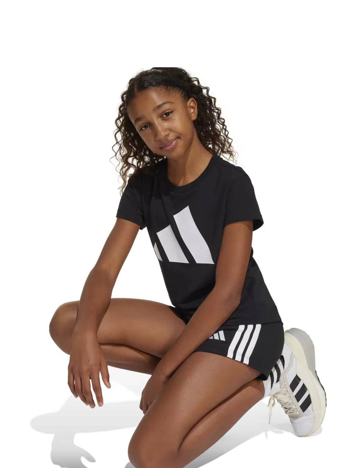 Спортивная футболка Adidas Sportswear Performance Shirt Bl 160 черного цвета — фото 4