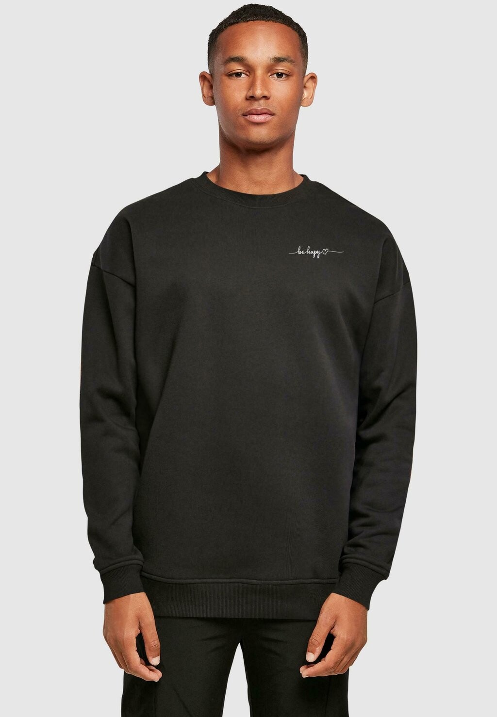 

Толстовка BE HAPPY CREWNECK Merchcode, черный