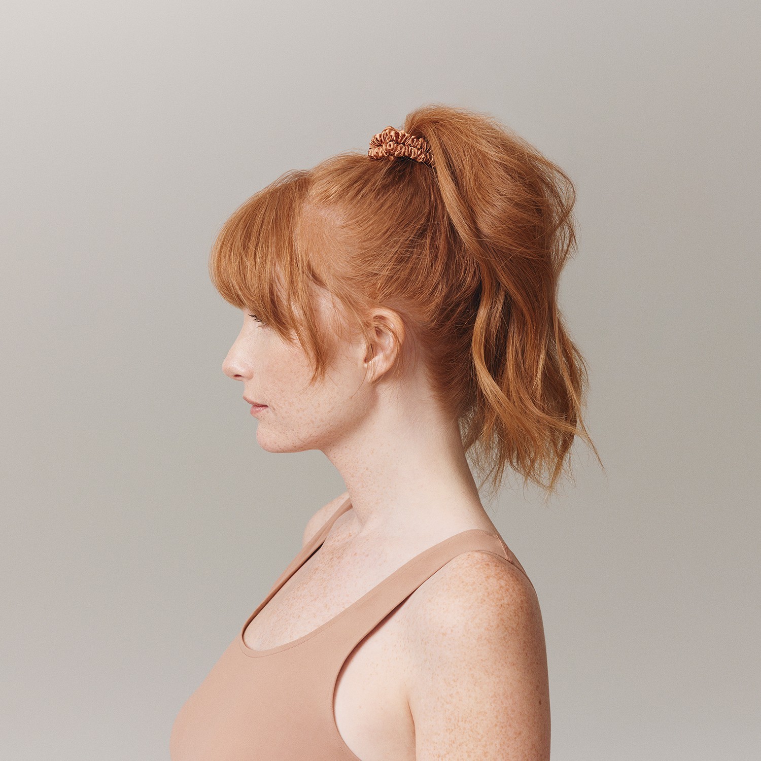Резинка для волос schmal scrunchies back to basics, reine seide - kupfer Slip, copper, количество 1 шт. — фото 4