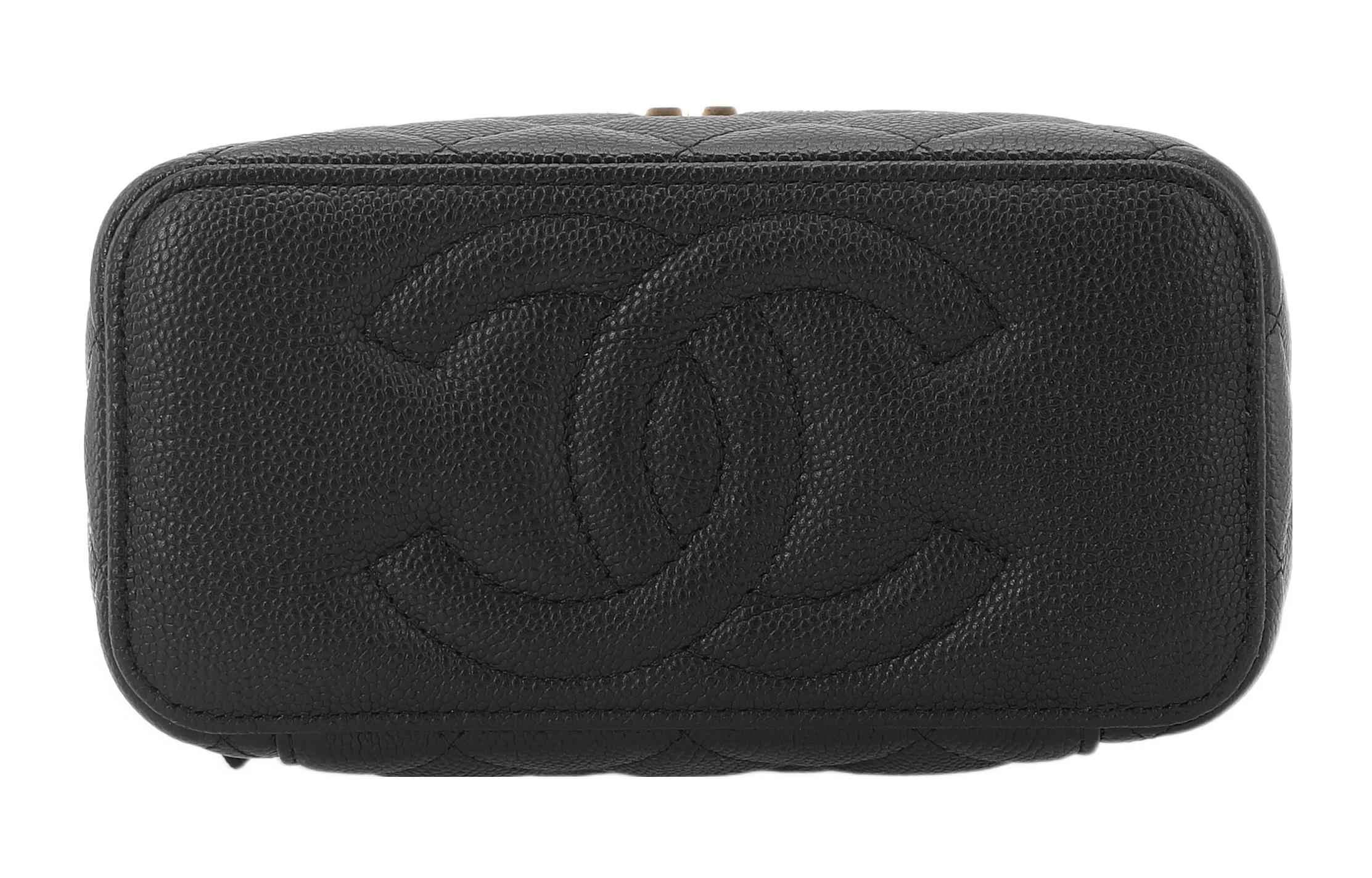 CHANEL Сумка-коробка из личиевой зернистой телячьей кожи — фото 3
