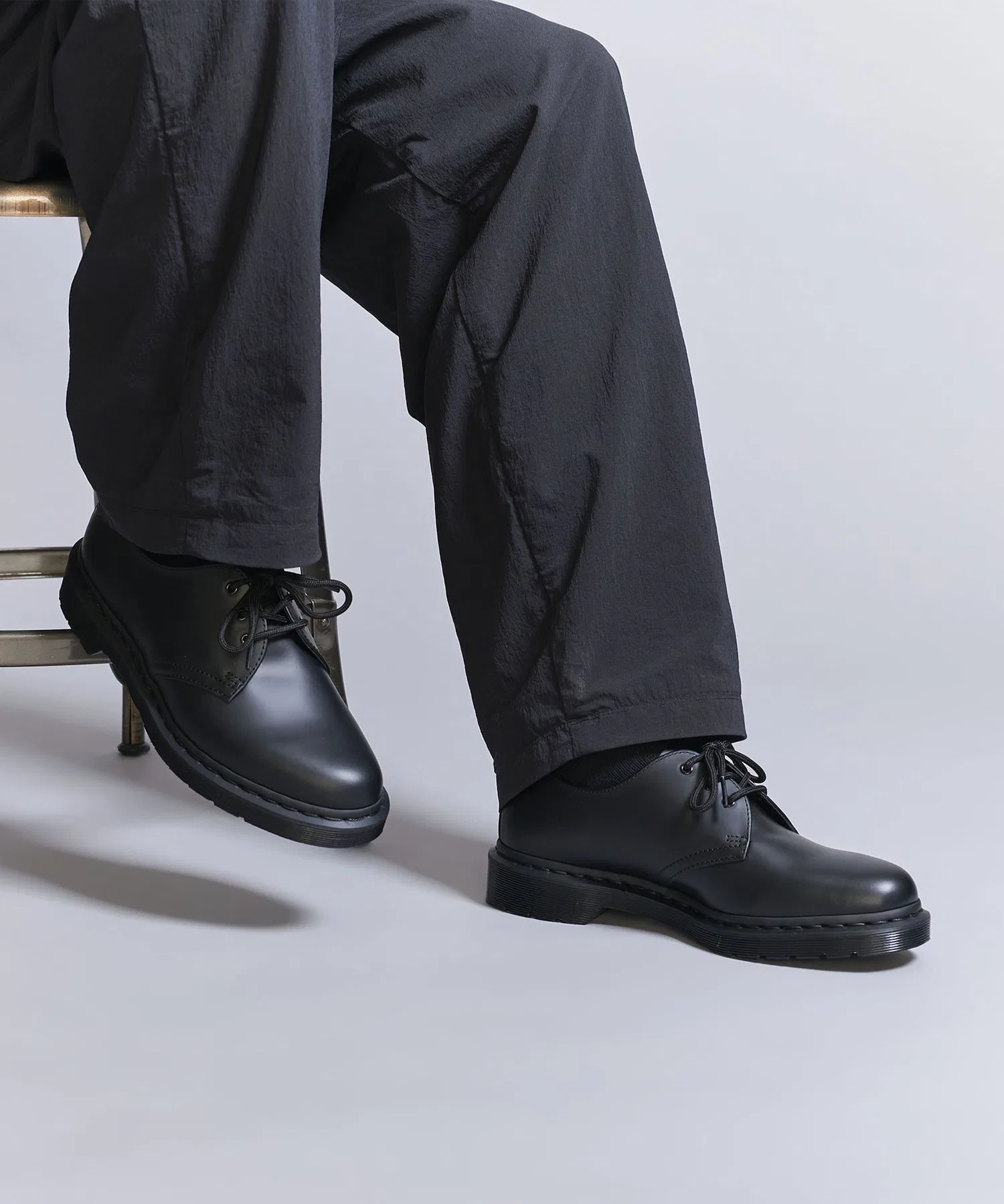 Мужская обувь Dr. Martens 1461 MONO 3-hole — фото 2