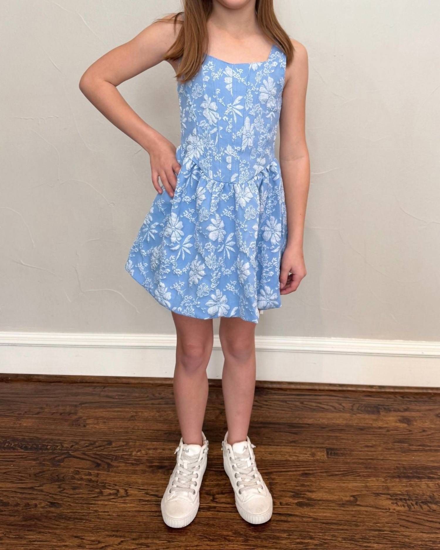 

Детское платье с цветочным жаккардом в голубом цвете Flowers by zoe