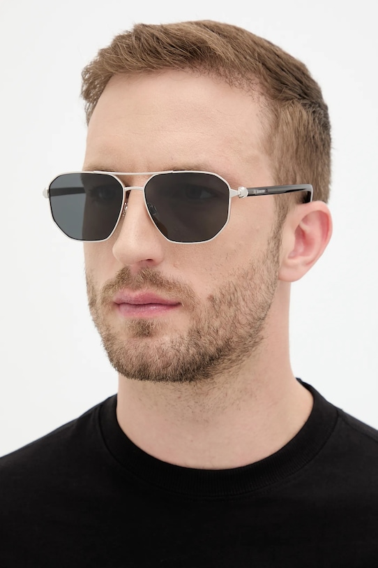 

Солнцезащитные очки Burberry, серый