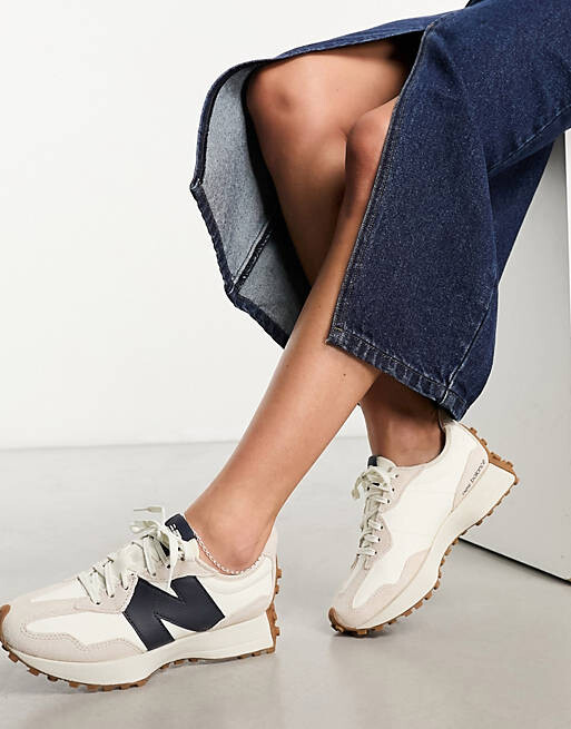 Кроссовки New Balance 327 кремового/темно-белого цвета — фото 4