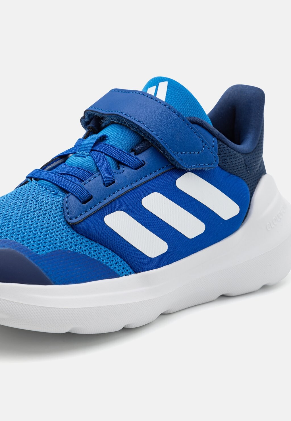 Нейтральные кроссовки Tensaur Run 3.0 Unisex adidas Performance, яркий королевский/обувь белая/темно-синяя — фото 2