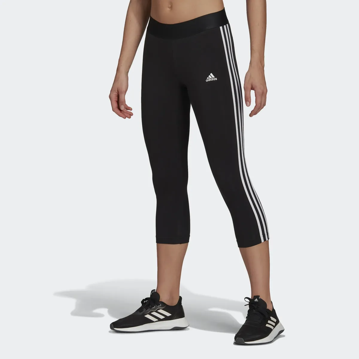 

Леггинсы Adidas Sportswear "ESSENTIALS 3STRIPES 3/4TIGHT" (1 шт.), белый
