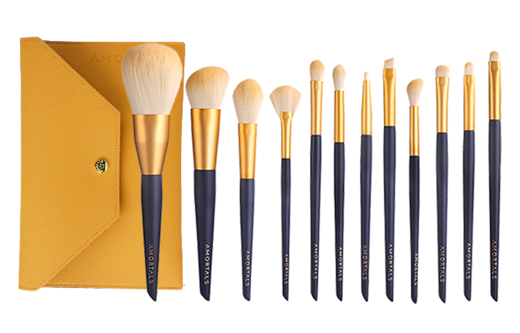 

Набор кистей для макияжа Star Movement 12 шт AMORTALS